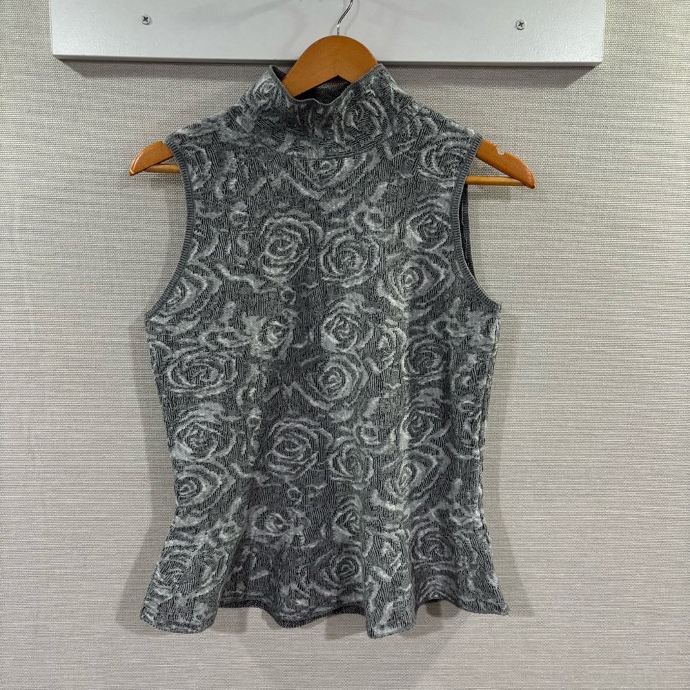 White House‎ Black Market Silver Rose Jacquard Peplum Top Size Medium